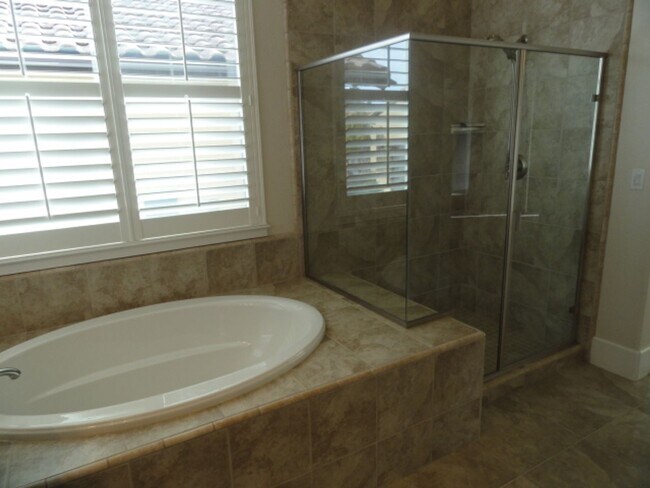 Building Photo - Great Home in East Garrison