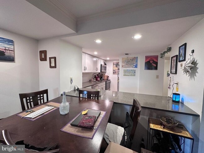 Building Photo - 1600 Prince St