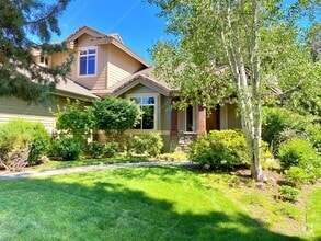 Building Photo - Experience Luxury Living in Broken Top wit...