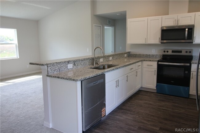 Building Photo - 67 N Cape Terrace