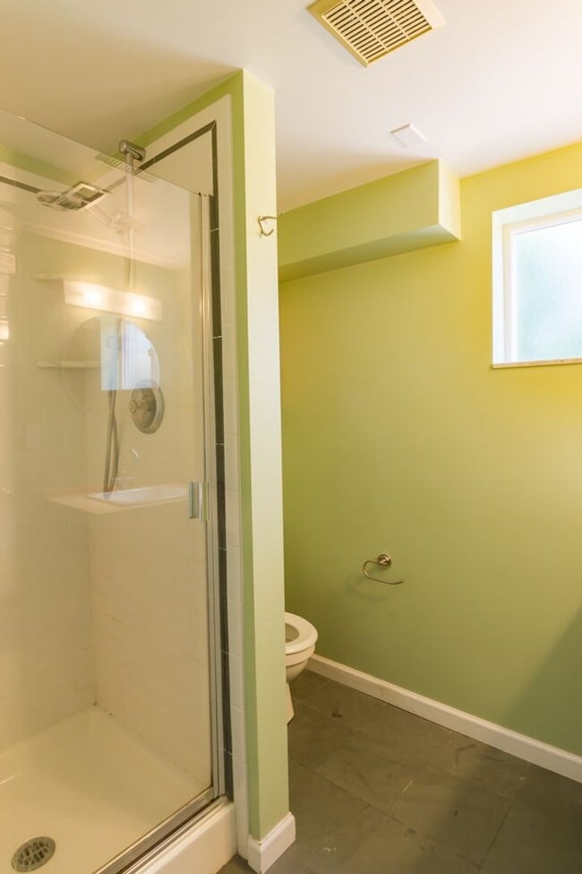 Building Photo - 2bd/1.75ba Seattle House