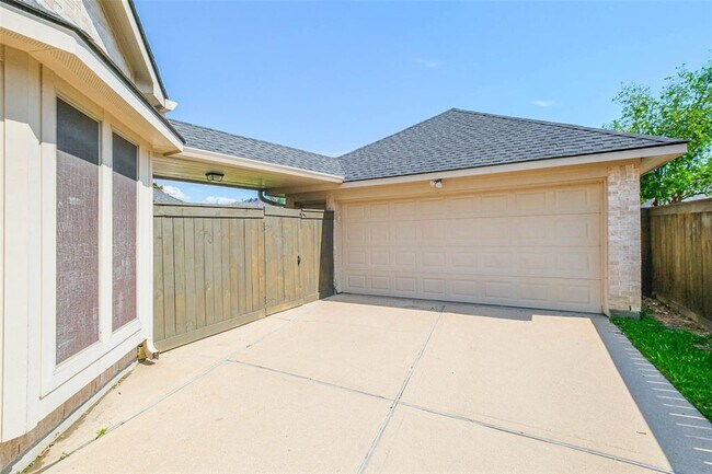 Building Photo - 12411 Santiago Cove Ln