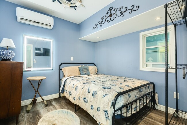 Building Photo - 4123 Avenue Q