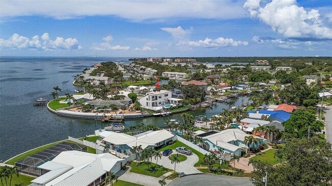 Building Photo - 585 Dolphin Ave SE