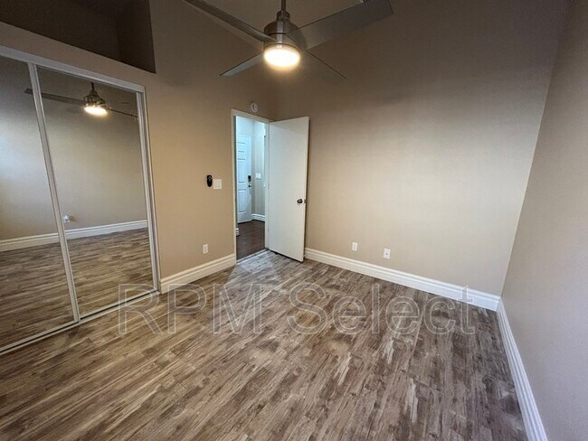 Building Photo - 10862 Wethersfield Dr