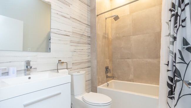 Building Photo - 1947 W Diversey Pkwy