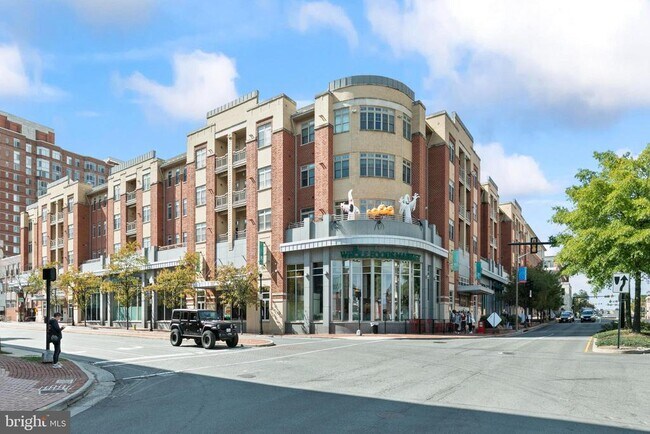 Building Photo - 309 Holland Ln