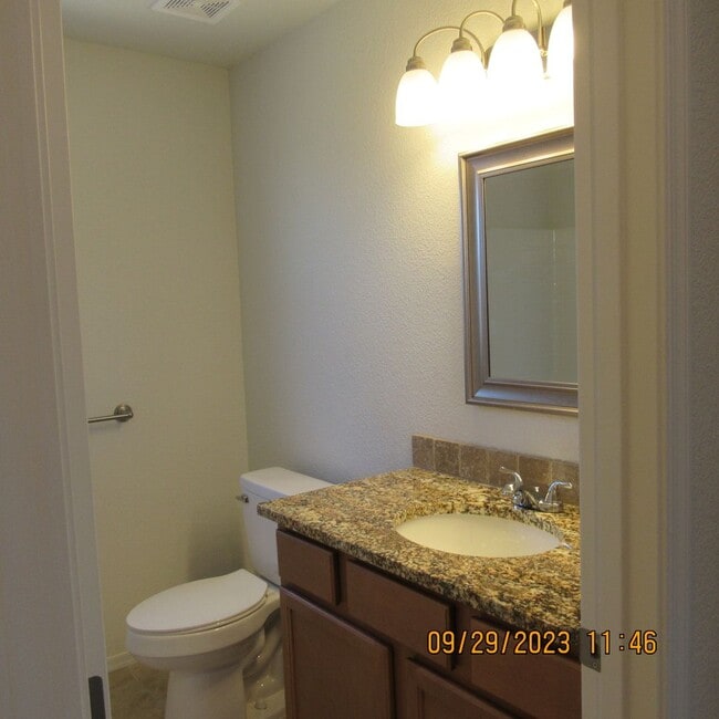 Building Photo - 2495 Palisades Dr