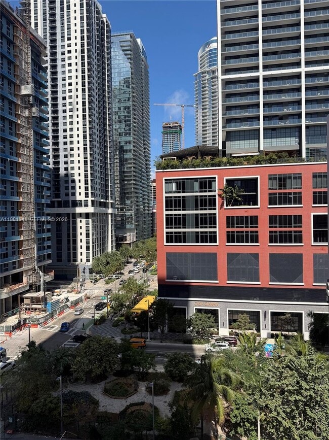 Building Photo - 121 NE 5th St