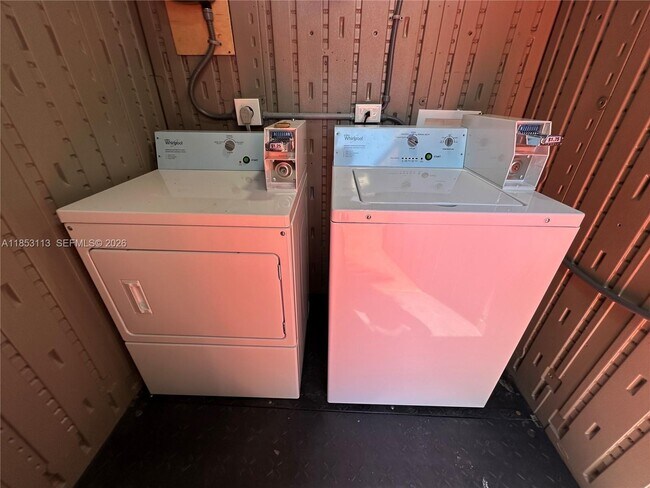 Building Photo - 1630 SW 10th St