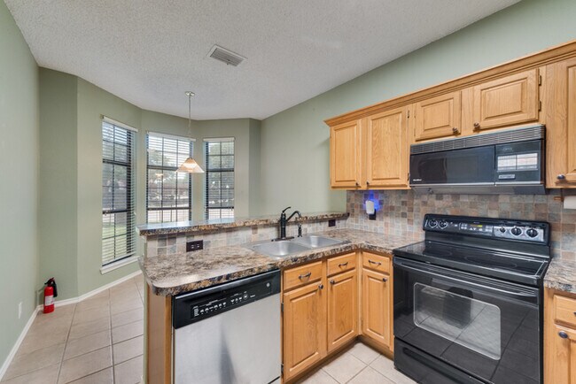 Building Photo - Charming Condo in Valley Ranch