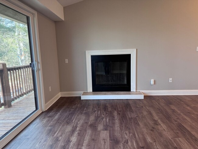 Building Photo - Central AVL Condo - Huge Deck, Views and Community Pool