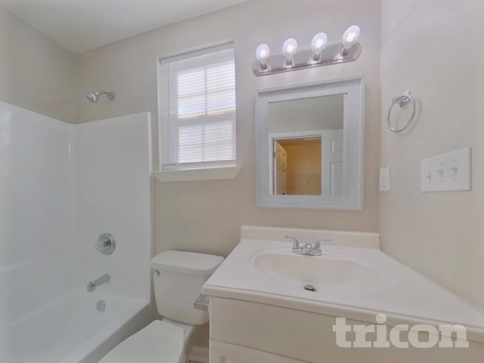 Building Photo - 6215 Rockwell Blvd W