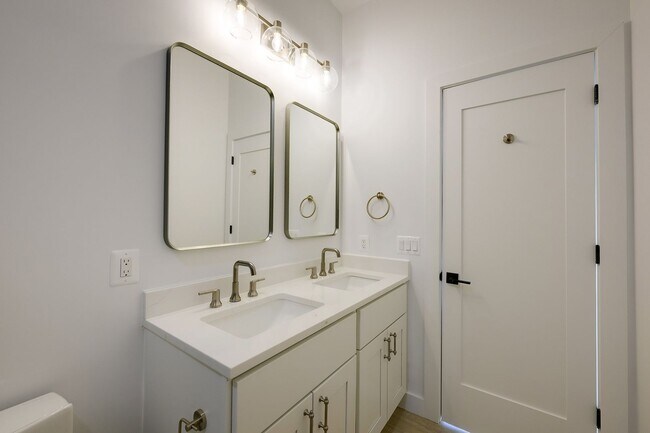 Building Photo - Modern Sophistication in NW/Friendship Heights - BRAND NEW 2BR/2BA w/ Private Parking