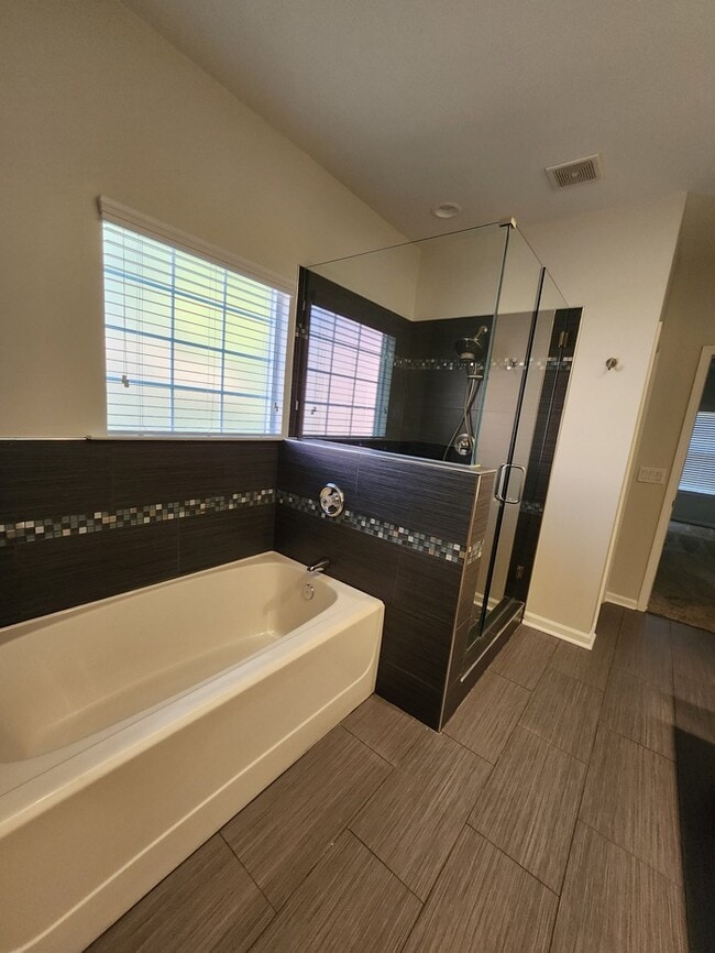 Building Photo - Refreshing Place to Create Memories w/Master on the Main!