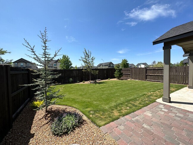 Building Photo - Charming and Modern Redmond Home: Pet-Friendly, Two-Car Garage, and More!
