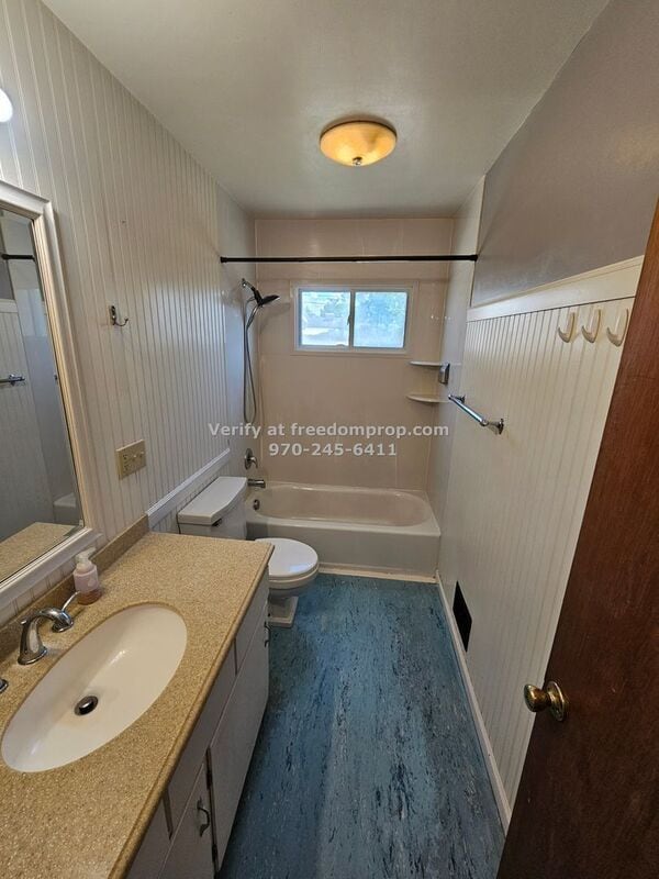 Building Photo - 2312 Mesa Ave