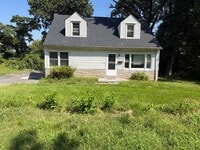 Building Photo - Spacious 4-Bedroom Home with Garage & Breezeway