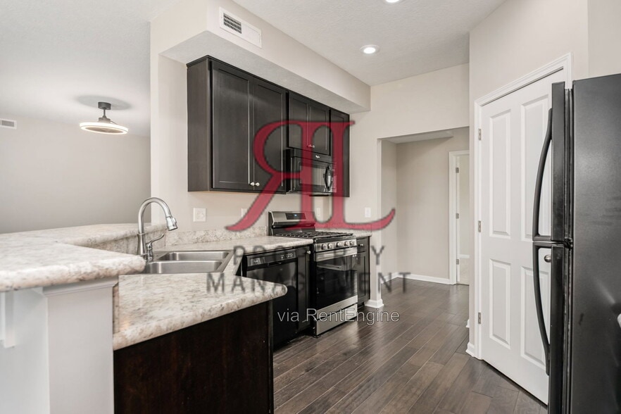 Building Photo - 5940 Whitewood Way