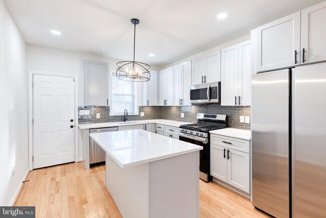 Building Photo - 217 N Belnord Ave