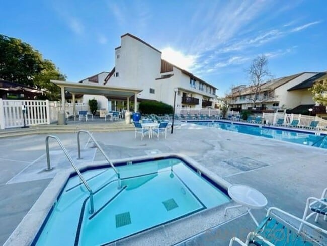 Building Photo - 2 Bedroom Condo in Mission Valley!