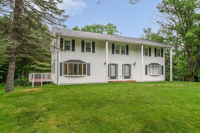 Building Photo - 352 Mammoth Rd