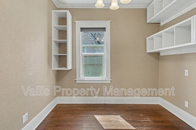 Building Photo - 2350 Cottage St SE