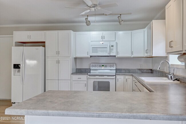 Building Photo - 8333 Bald Eagle Ln