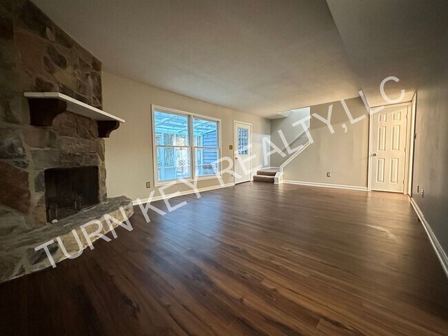 Building Photo - Adorable Townhome for Rent in Cahaba Heigh...