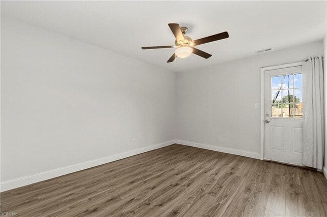 Building Photo - 1544 Crescent Pointe Ln