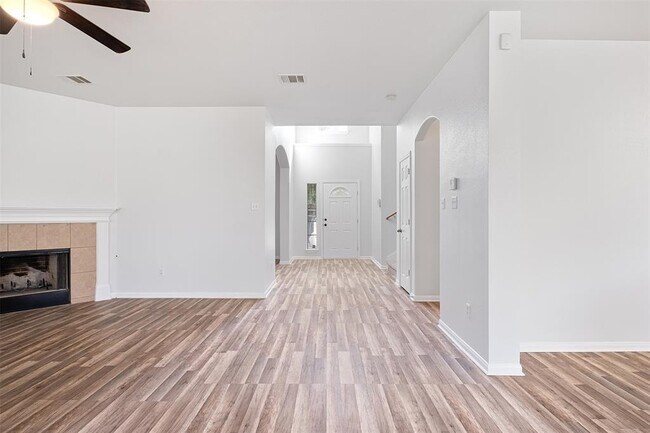 Building Photo - 4101 Bandice Ln
