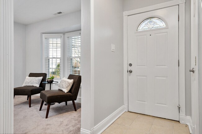 Building Photo - 1534 Lowell Ct