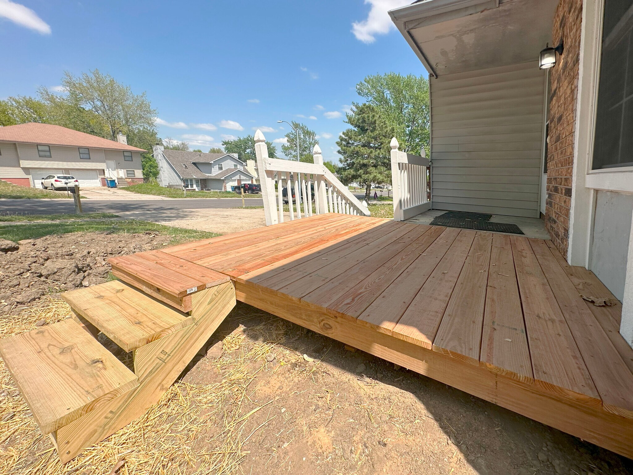 Building Photo - 1417 La Chateau Dr