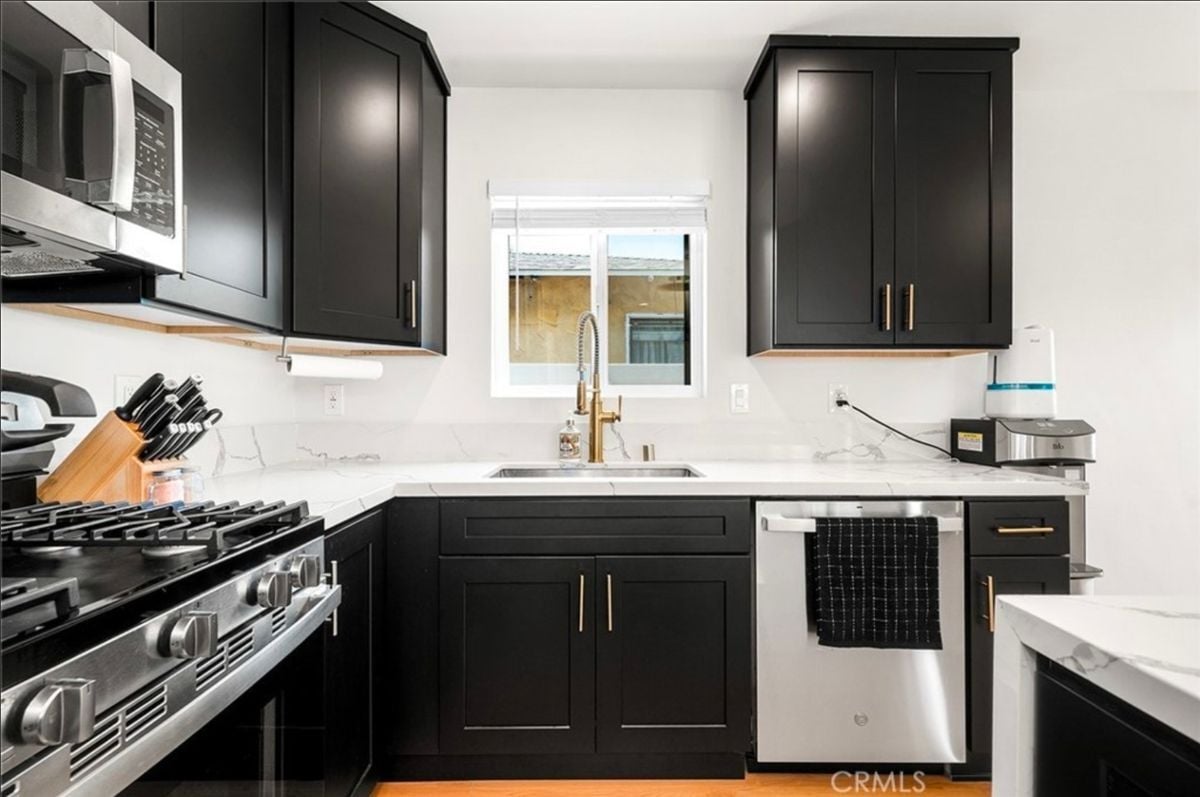 Building Photo - 765 E Silva St