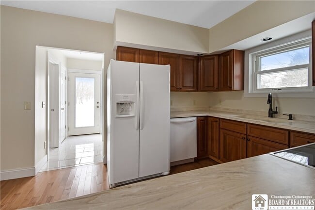 Building Photo - 101 Valley St