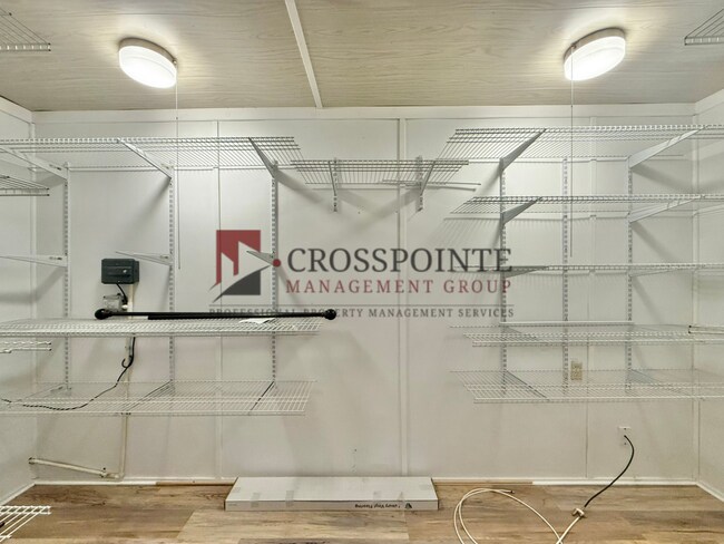 Building Photo - Waterfront 2 Bedroom, 2.5 Bathroom Home!