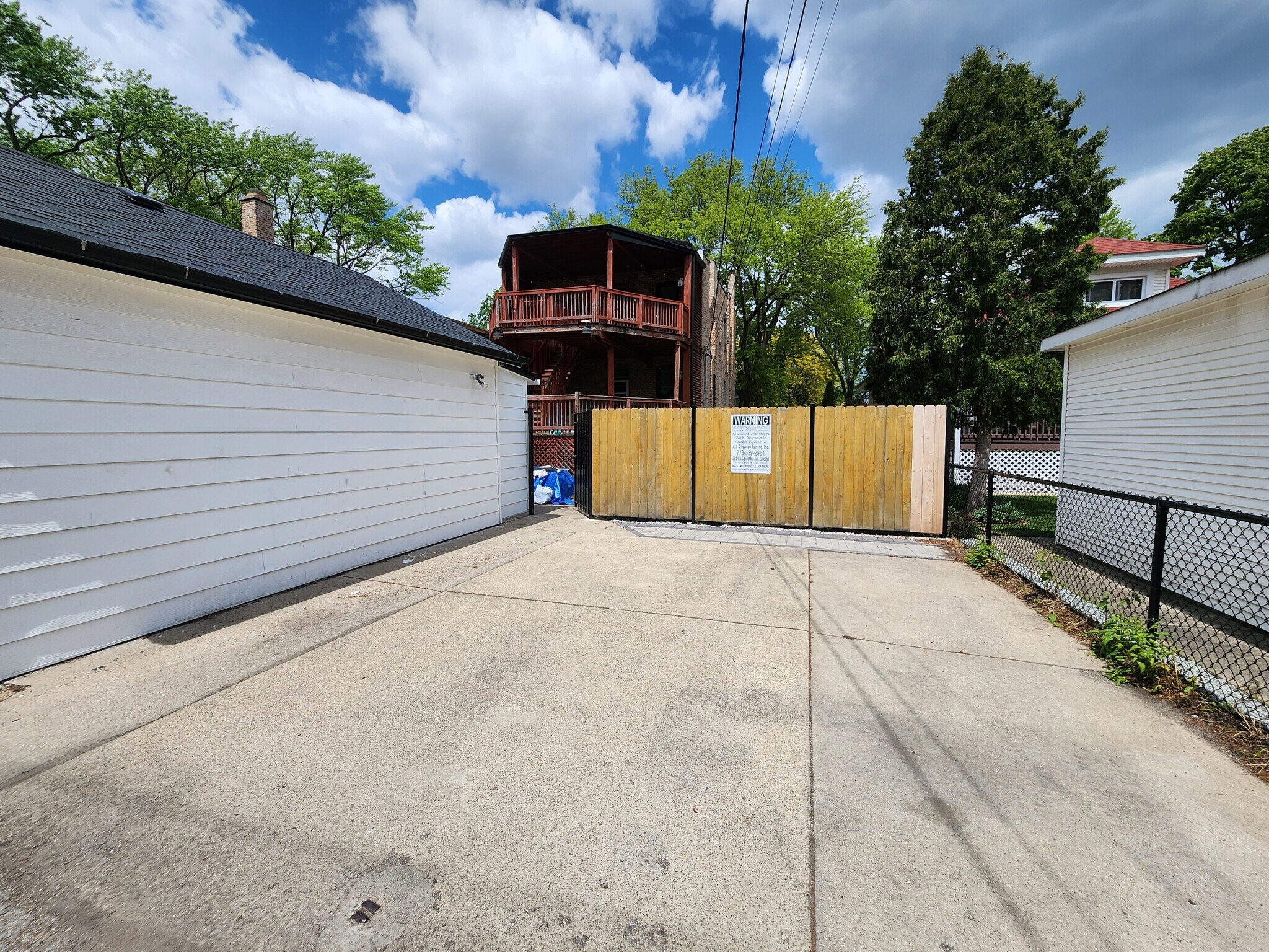Building Photo - 5453 W Giddings St