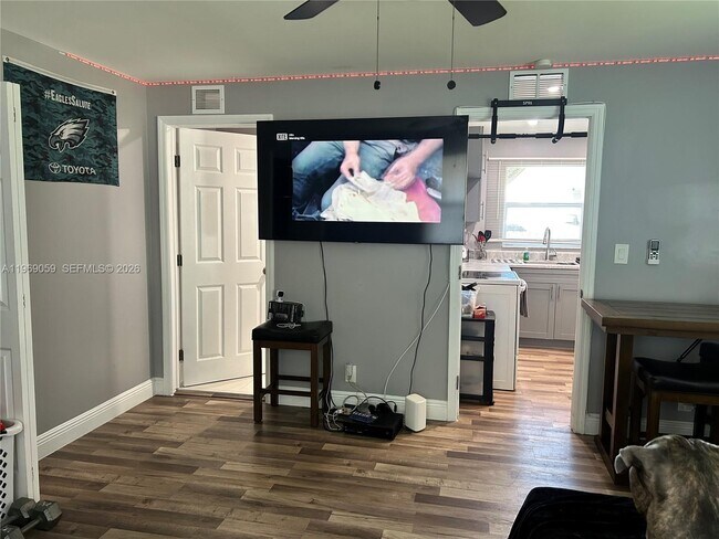 Building Photo - 3633 SW 12th Ct