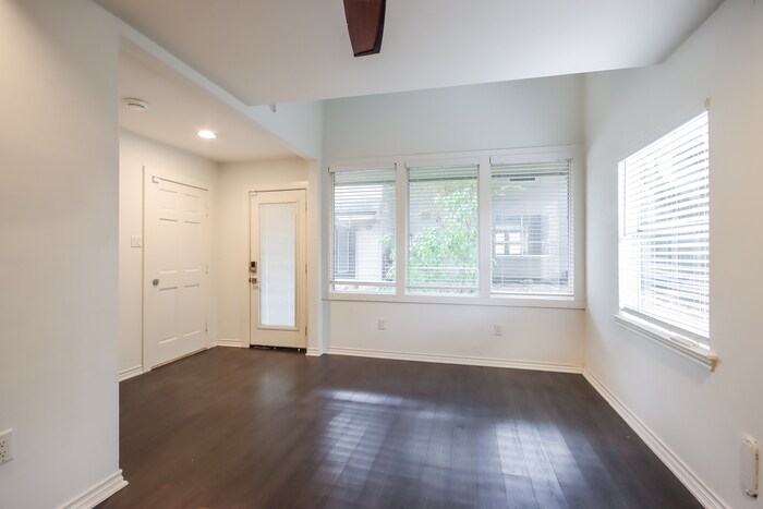 Building Photo - 10518 Moorcreek Dr
