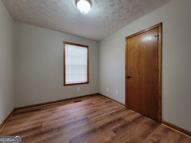 Building Photo - 522 Carl-Cedar Hill Rd