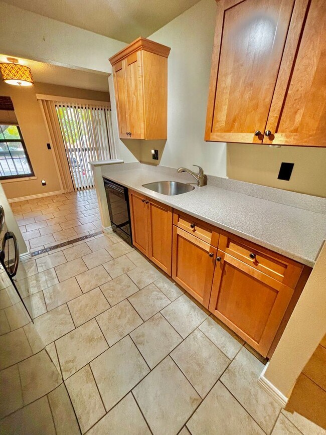 Building Photo - Beautifully Updated 2-Bed – Dual Masters w...