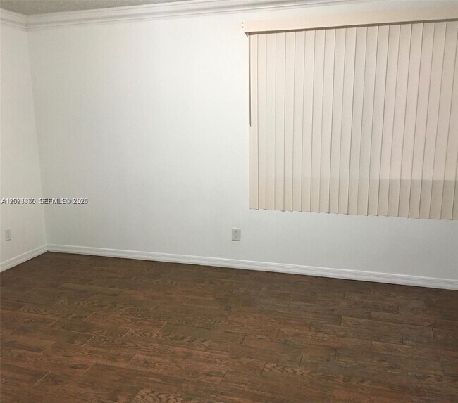 Building Photo - 9909 Westwood Dr