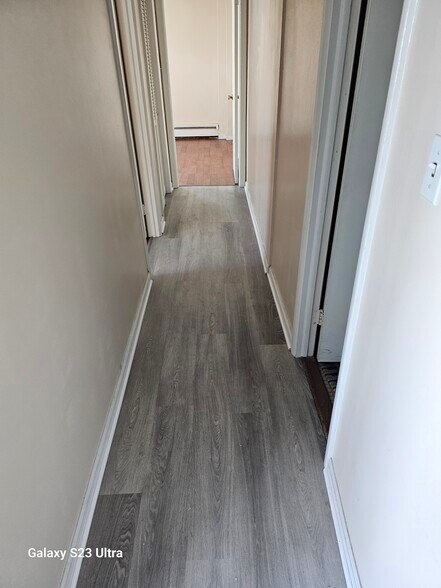 Building Photo - 11811 Lake Ave