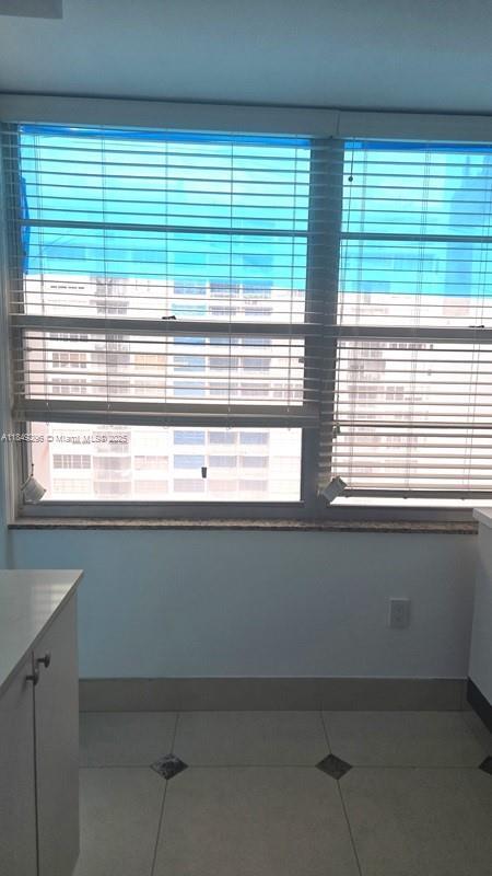 Building Photo - 18051 Biscayne Blvd