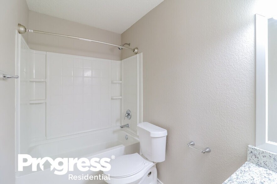 Building Photo - 509 Travis Ranch Tr