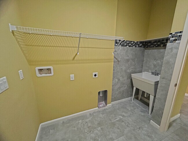 Building Photo - 3 Wilden Pl