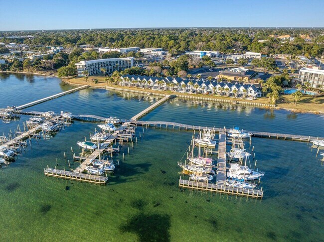 Building Photo - Brooks Landing