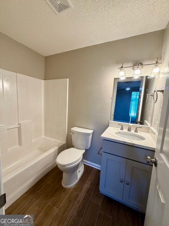 Building Photo - 440 Admiral's Walk Dr
