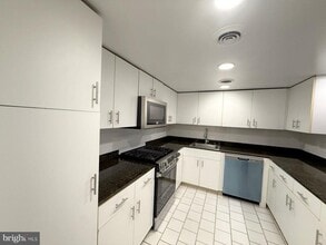 Building Photo - 606 Cooper Landing Rd