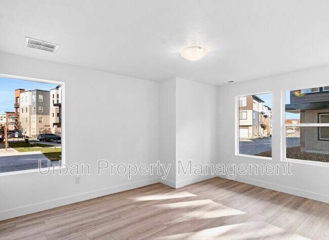 Building Photo - 143 E Verdon Ct